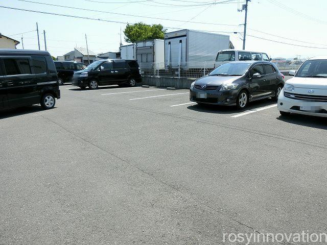 とみやうどん２　駐車場